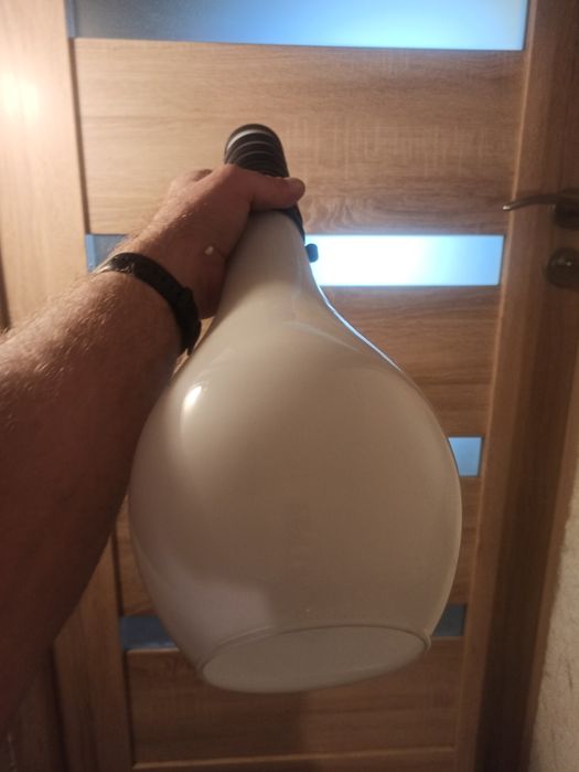 Lampa wisząca nad stół