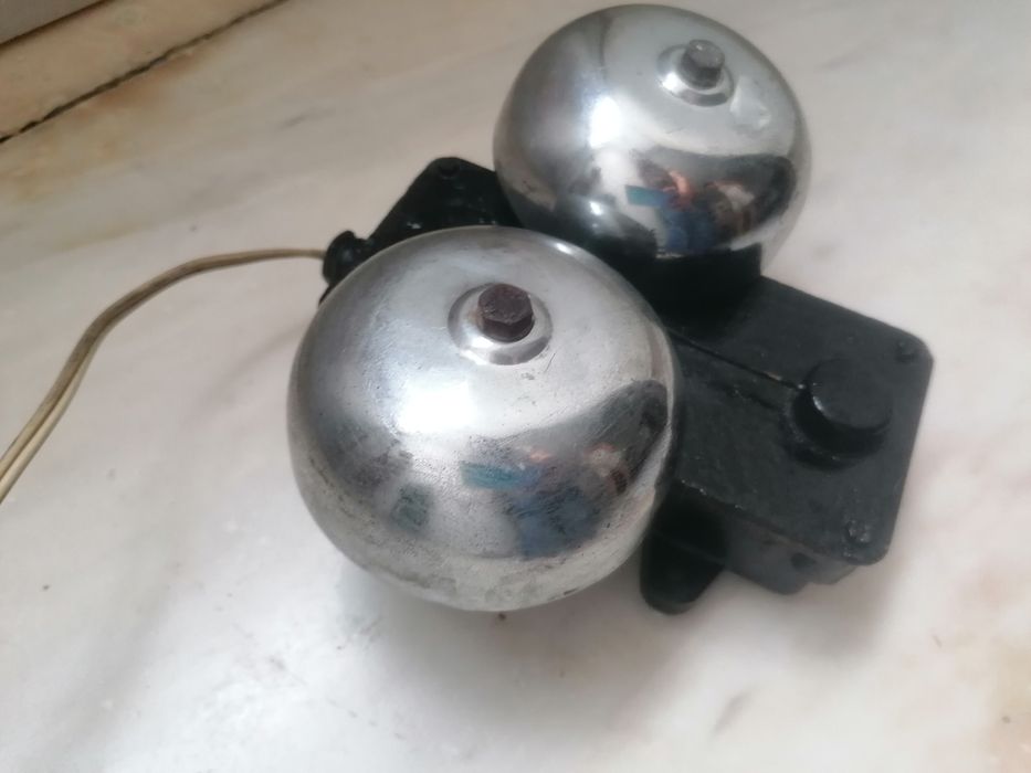 Campainha antiga a funcionar