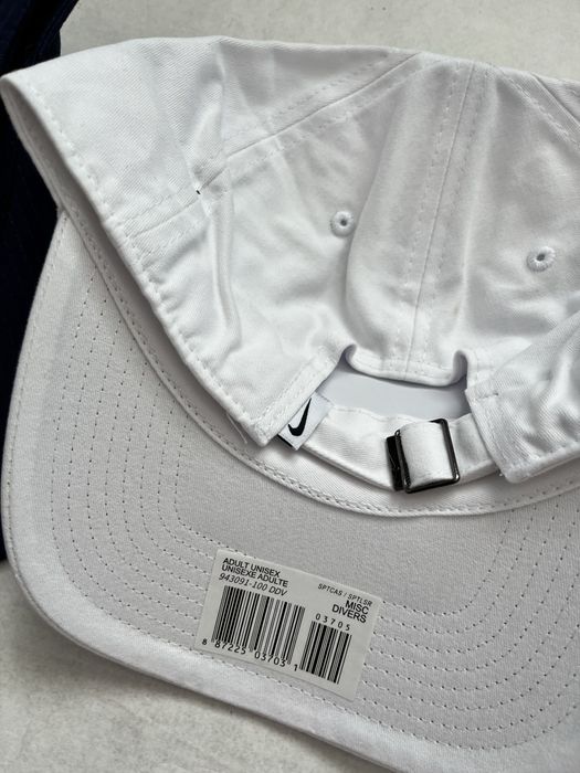 Кепки від бренду Nike