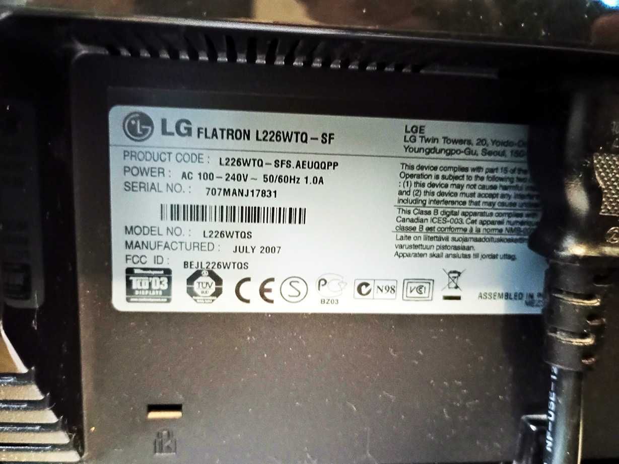 Monitor LG Flatron L226WTQ-SF 22 cale, kabel