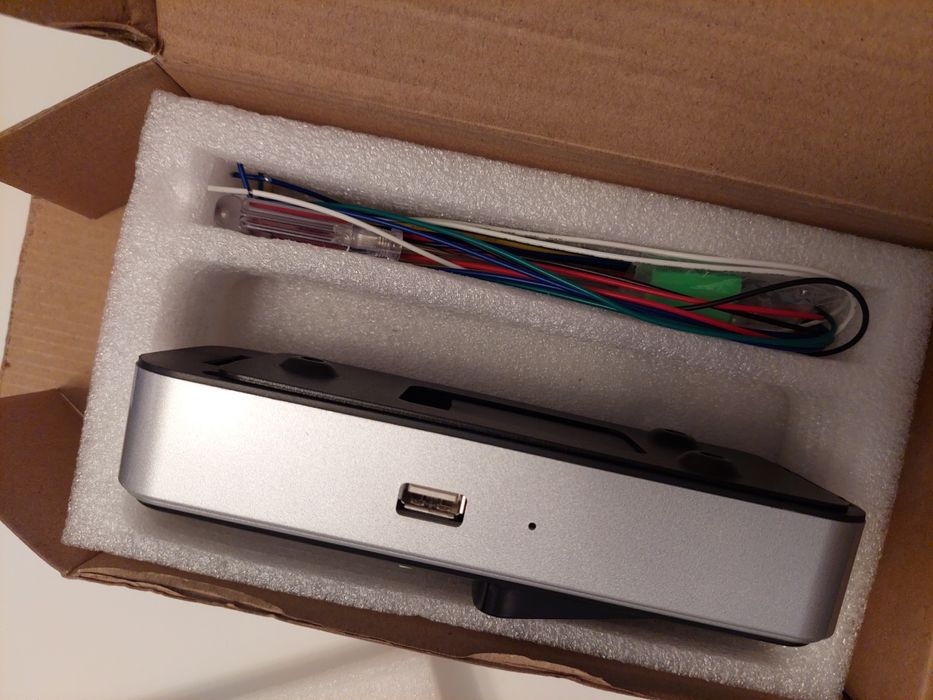 Terminal de controlo de acesso novo