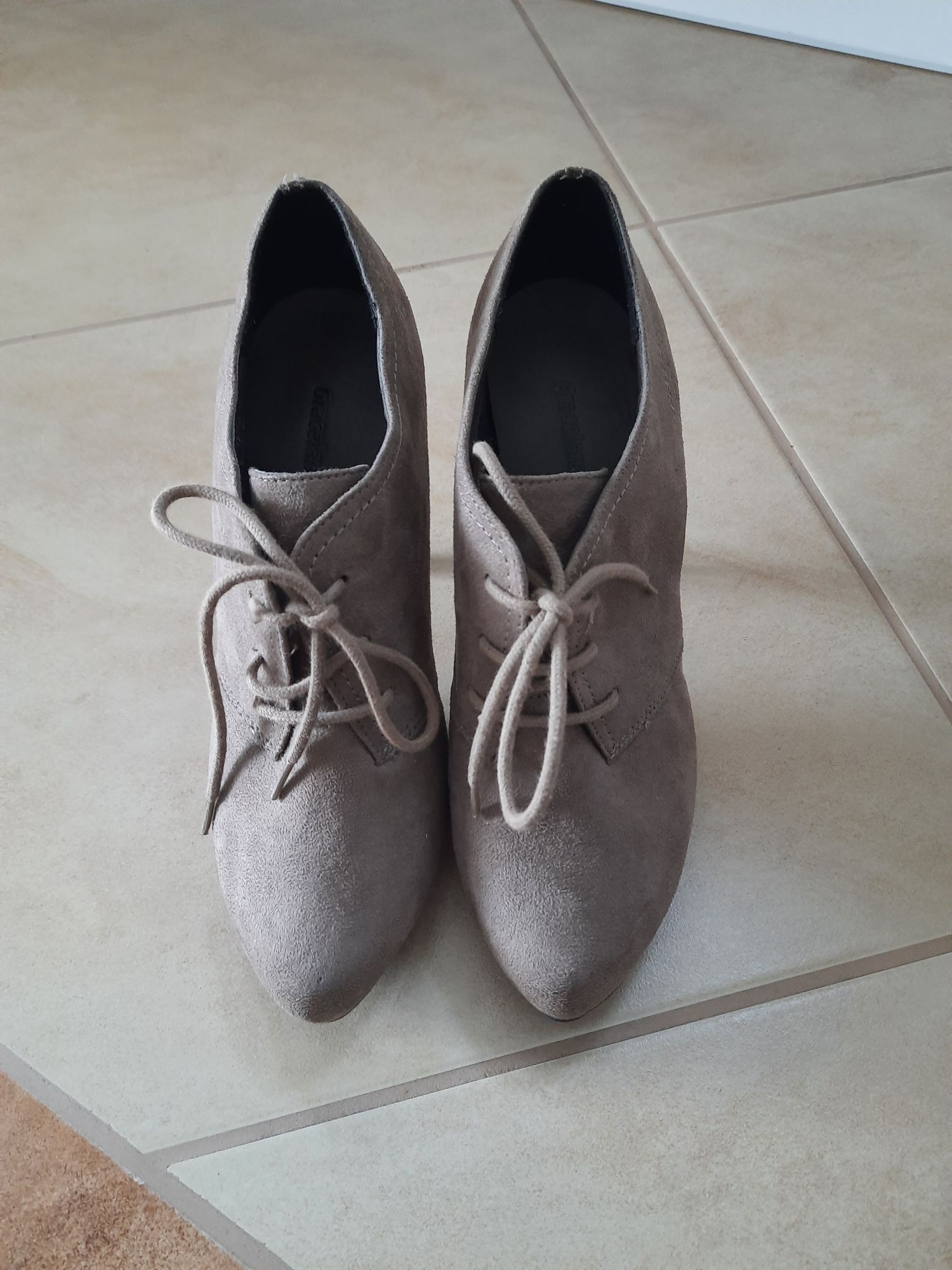 Buty, szpilki, pantofle Graceland r. 38 - jak nowe
