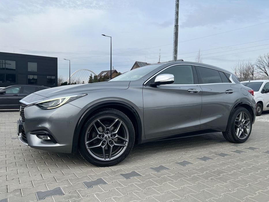 Infiniti Q30 Wersja premium 1.5 DCT automat, salon Polska- mega mały przebieg