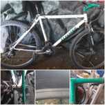 Bicicleta espelhos e bebedouro