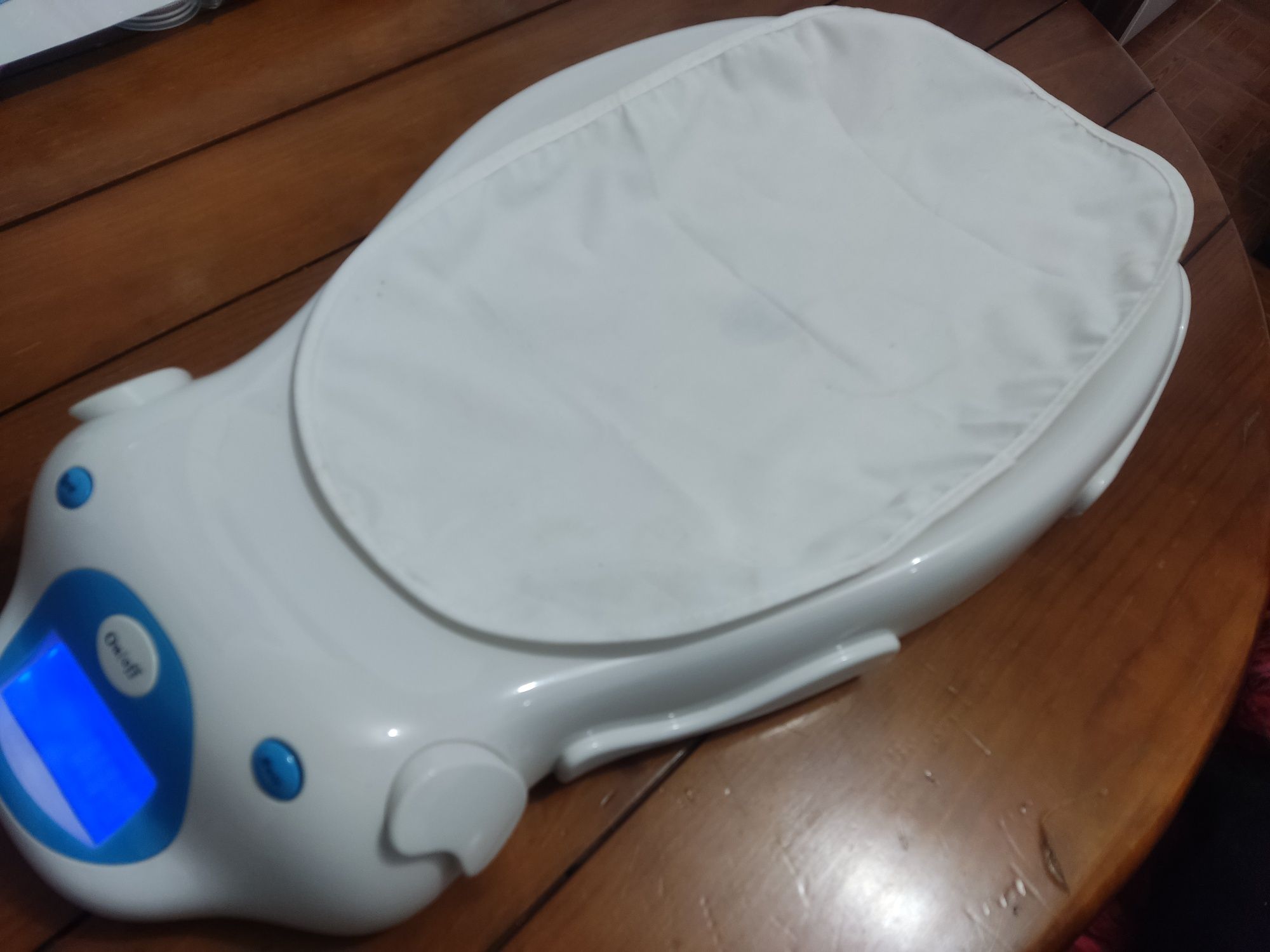 Balança de Bebés, marca LBS, Com música, para recém nascidos