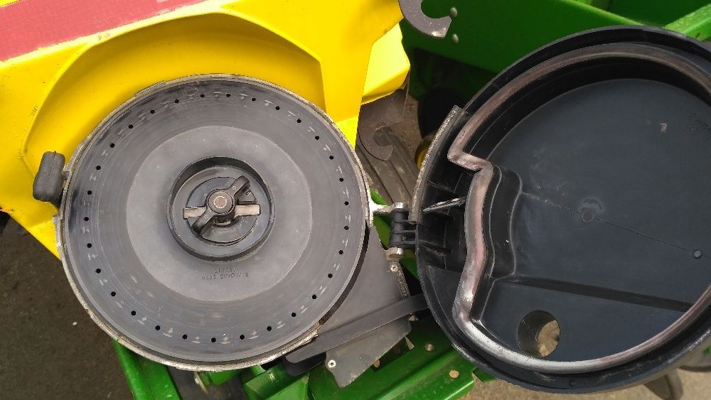 Сеялка пропашная John Deere 7000/7200 8/16рядн. из США в наличии