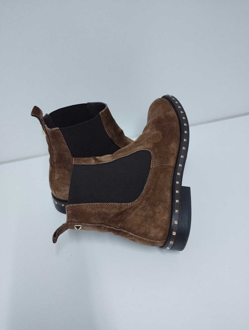 Botas castanhas em Camurça com tachas douradas 37
