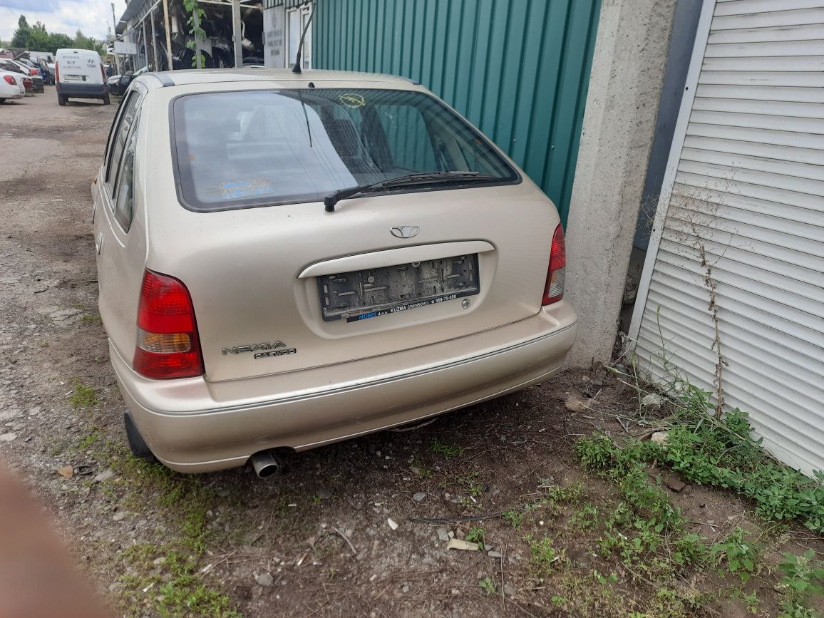 В разборе Daewoo Nexia N 100 ,н 100 хэтчбек, N 150.