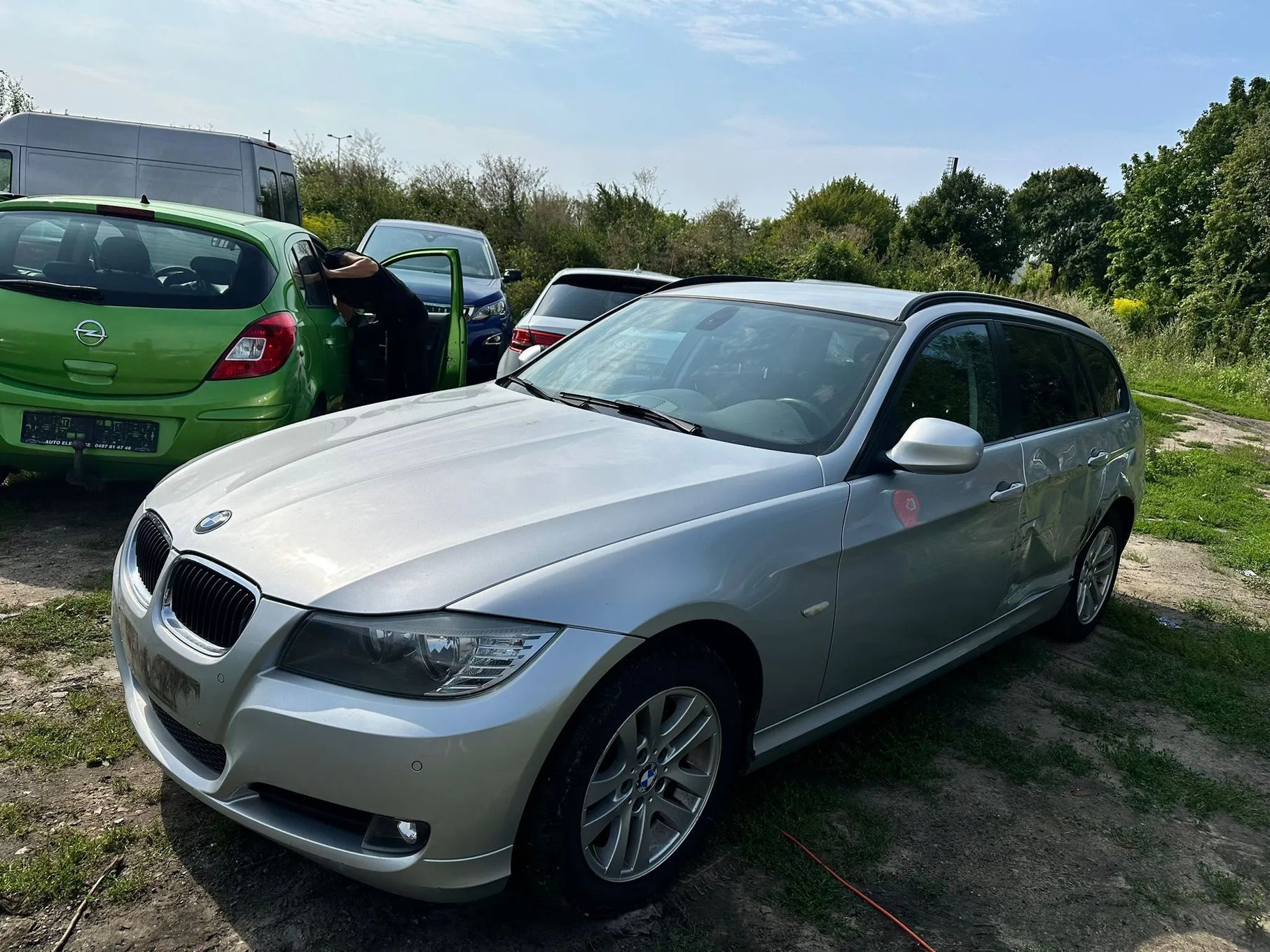 BMW Seria 3 Czujniki iDrive automatyczne swiatła tempomat