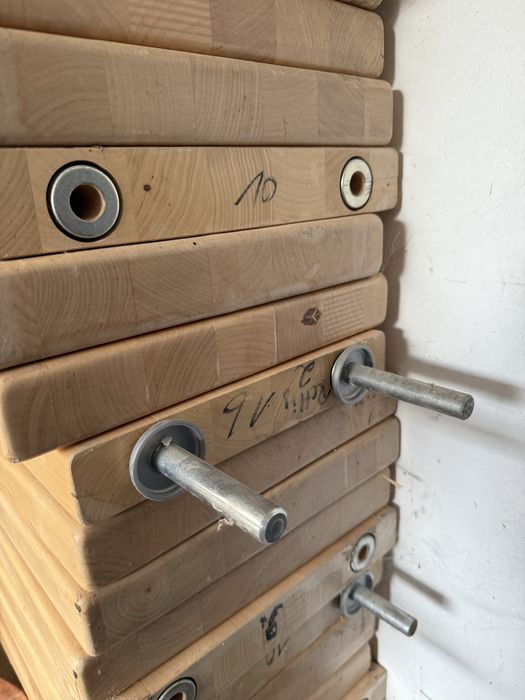 Stopnie schody zabiegowe grube drewno