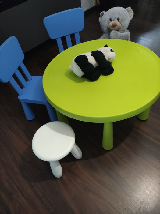Zestaw stolik i krzesełka dla dzieci Ikea mamut