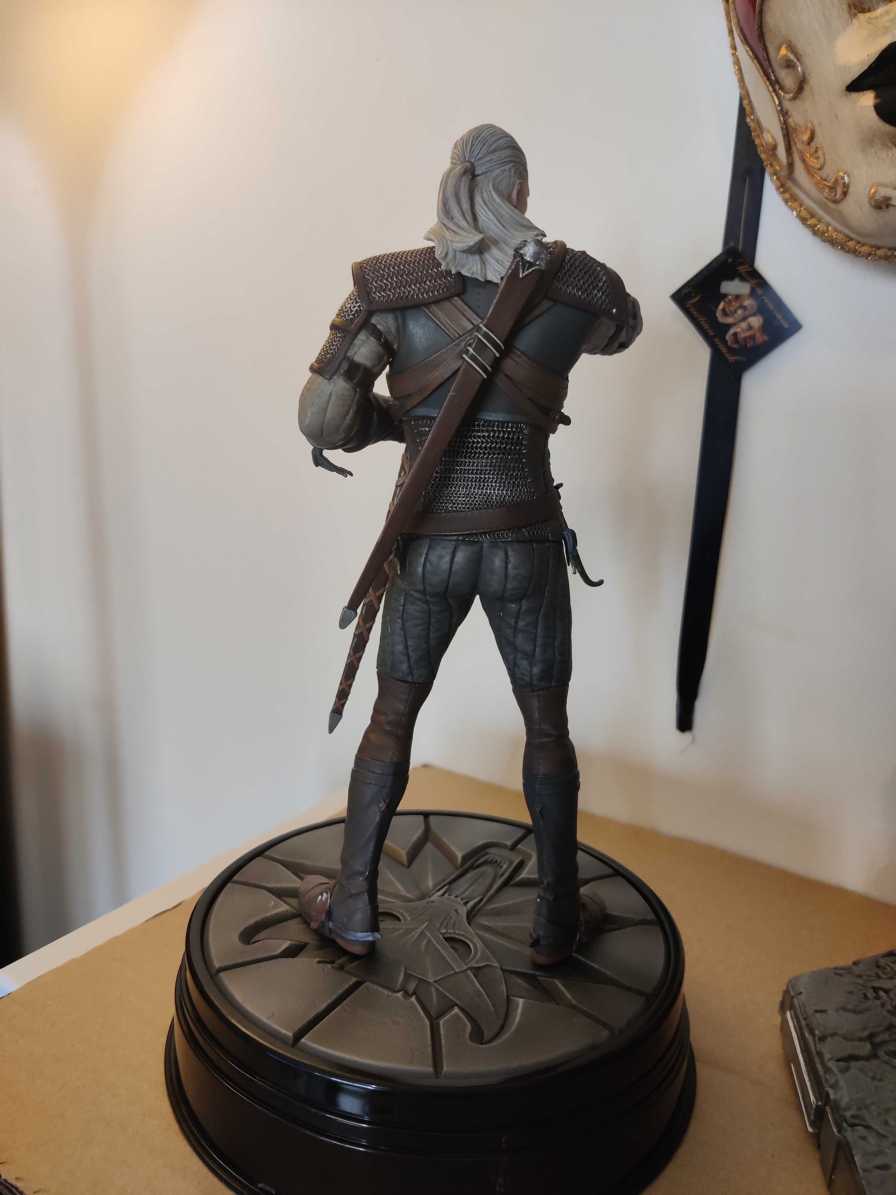 Witcher 3 Geralt estátua / figura