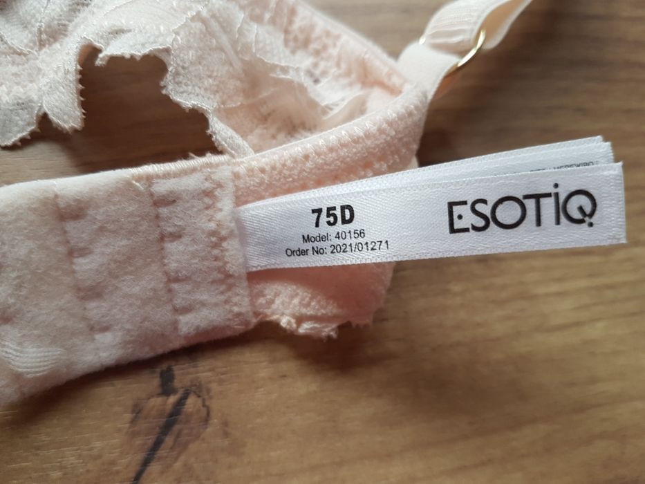 Stanik ESOTIQ 75D