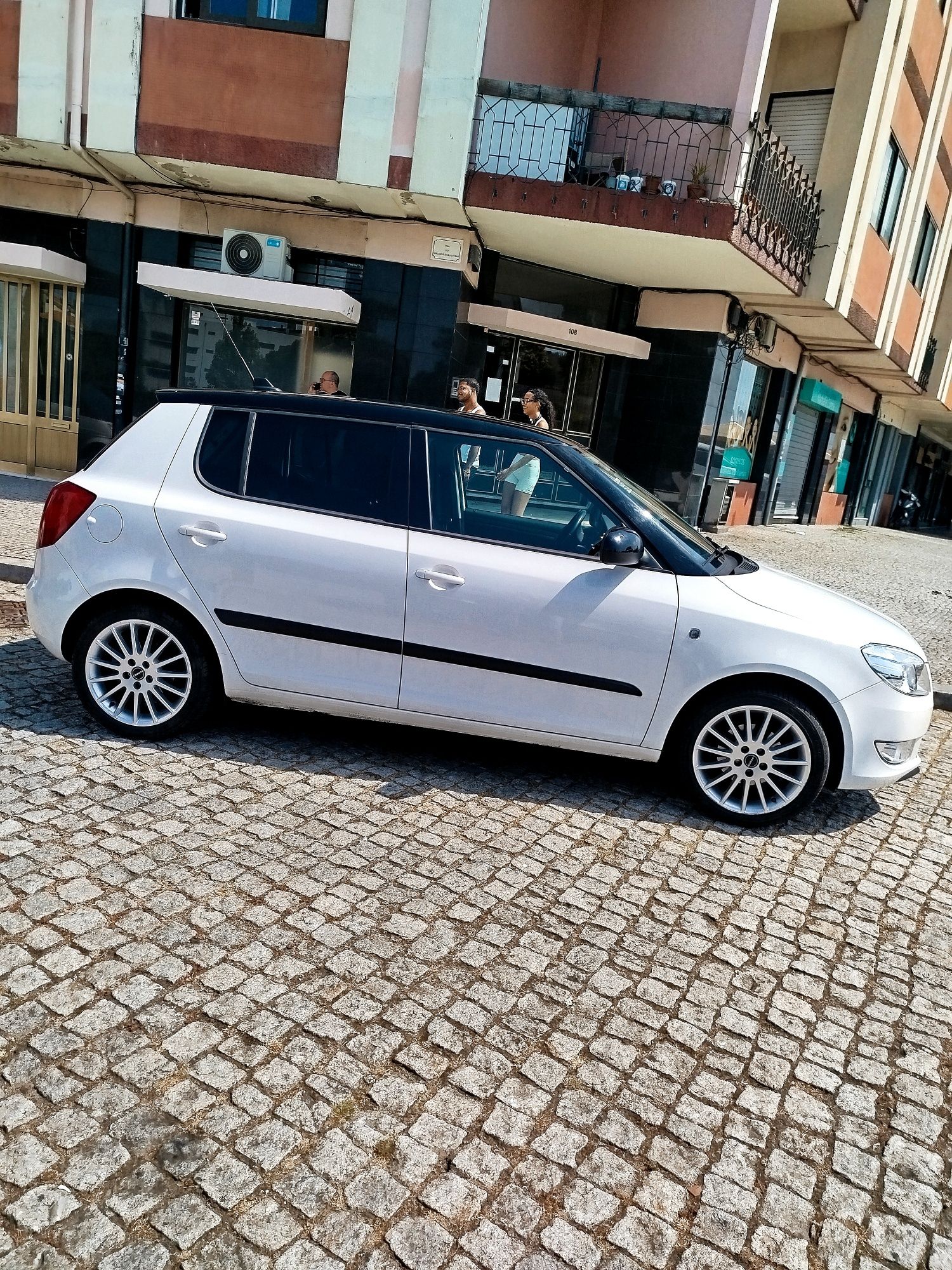 Oportunidade! Skoda Fabia 1.6TDI (90cv) - 58.000 km - Excelente estado