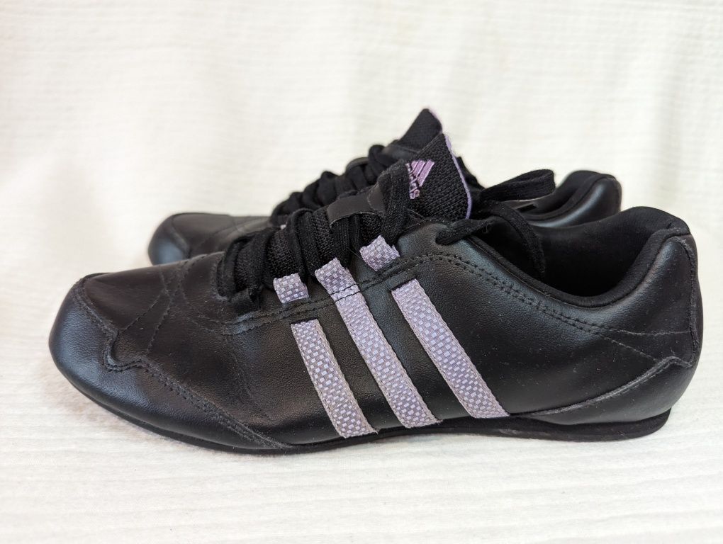 Шкіряні кросівки Adidas 38 р