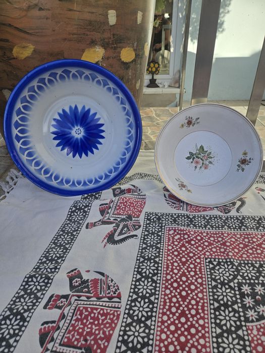 Duas bacias vintage