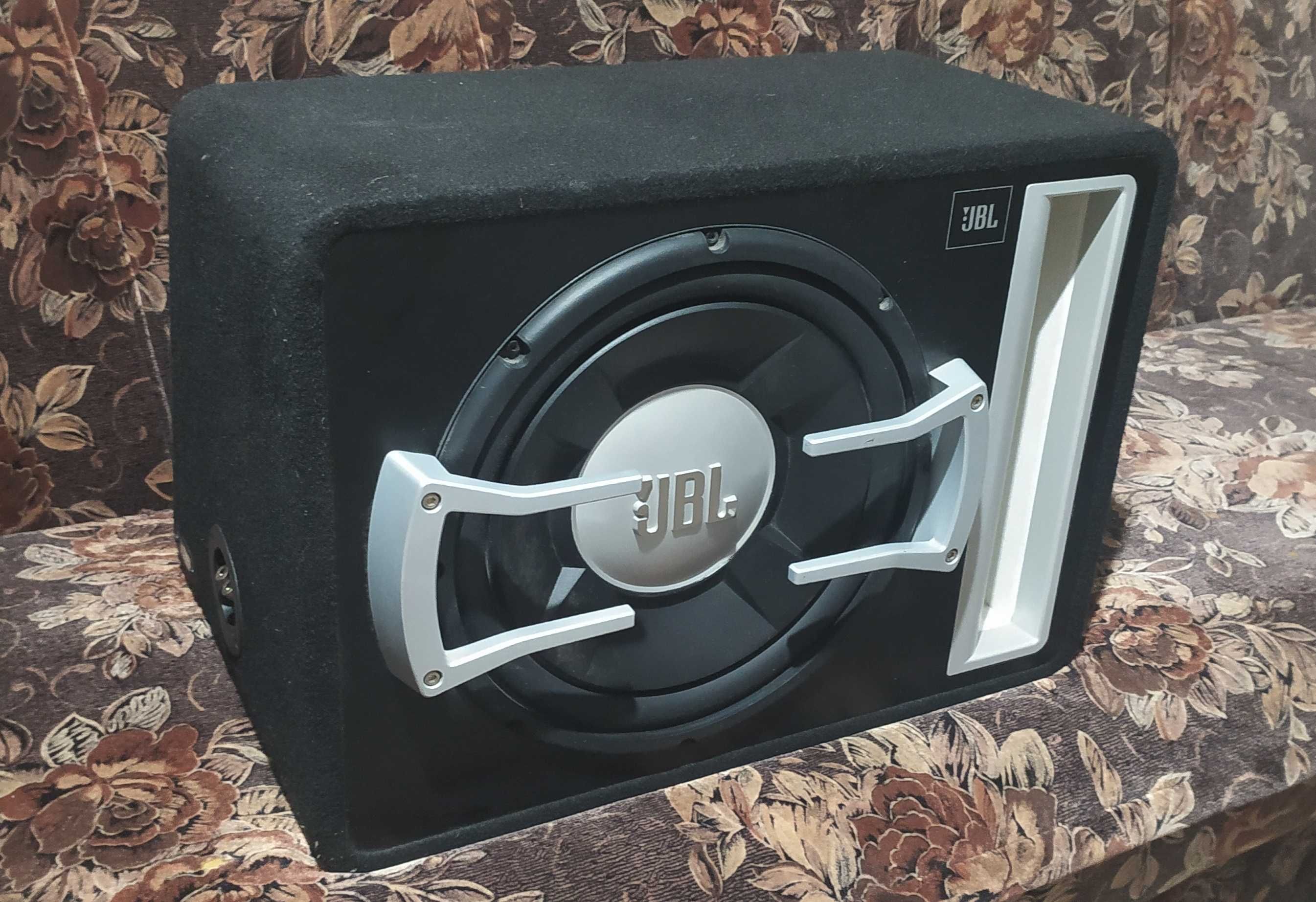 Сабвуфер JBL GTO-1204BR как новый