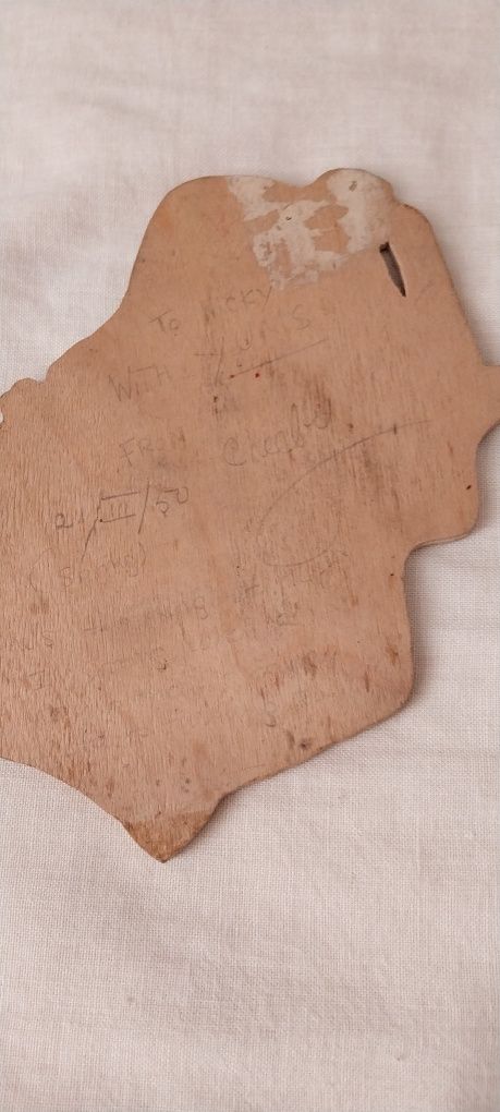 Pintura  em madeira de adolescente, em 1950
