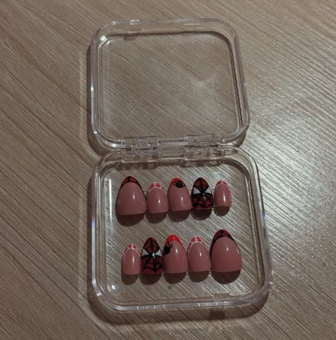 press on nails-opis!!