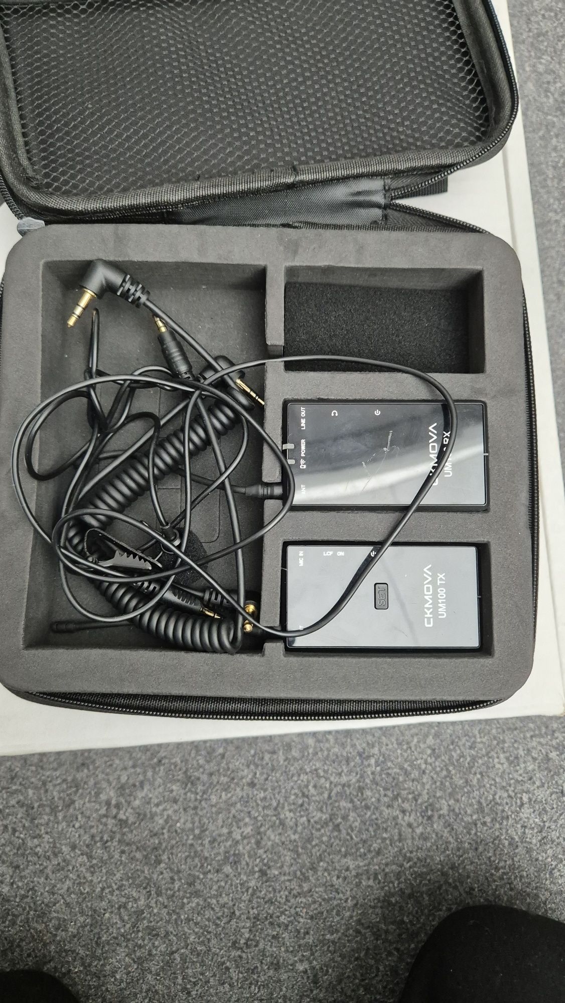 Mikrofon/nadajnik bezprzewodowy CKMOVA UM100 KIT1