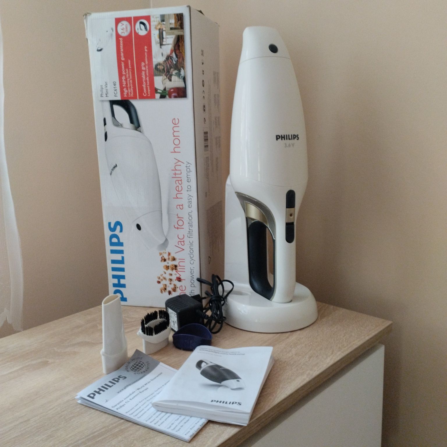 Philips mini odkurzacz ręczny FC6140