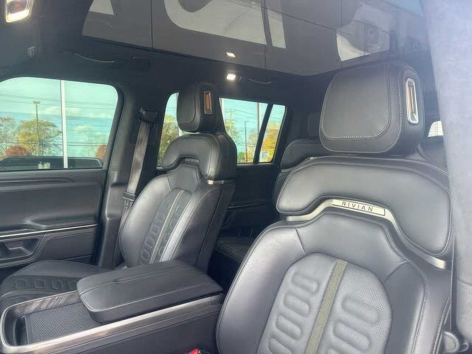 Rivian R1S Adventure Quad Motor      2023