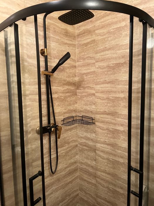 Prysznic czarny brodzik deszczownica