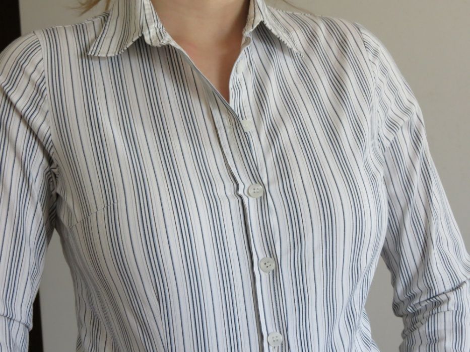 Camisa/blusa básica "slim"/cintada!