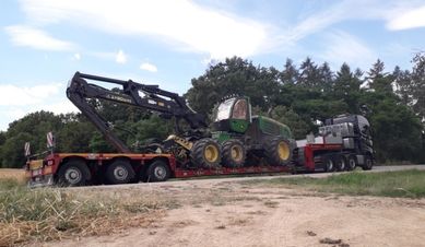 Transport maszyn leśnych ponadgabarytowy tiefbett niskopodwozia