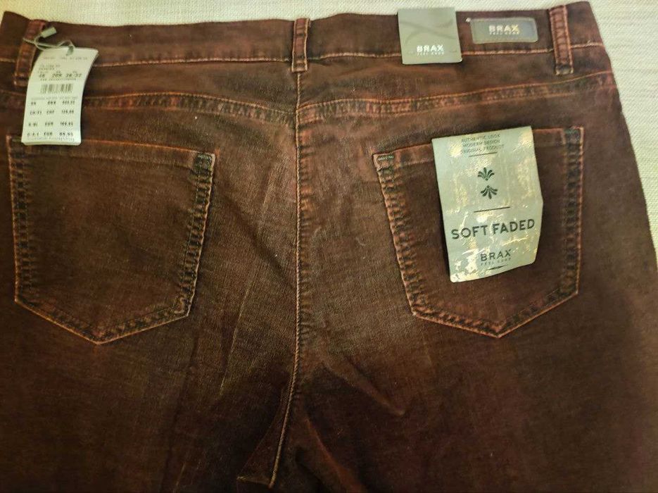 Брюкі жіночі  велюрові нові розмір W36L32  фірми BRAX  нові