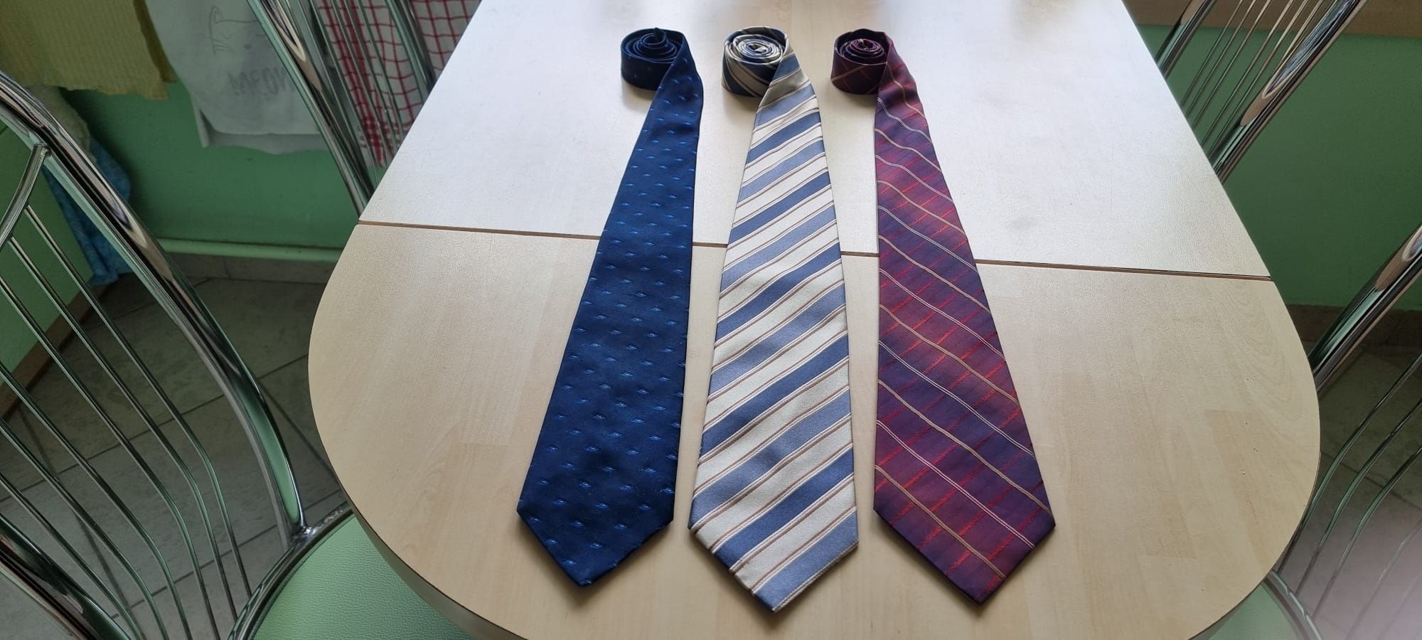 Wyprzedaż krawatów - komplet 3 sztuk