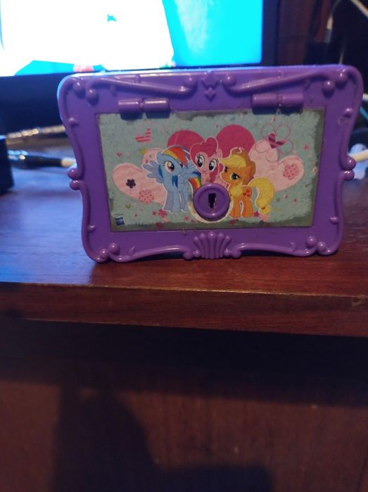 Obrazek pony fioletowy
