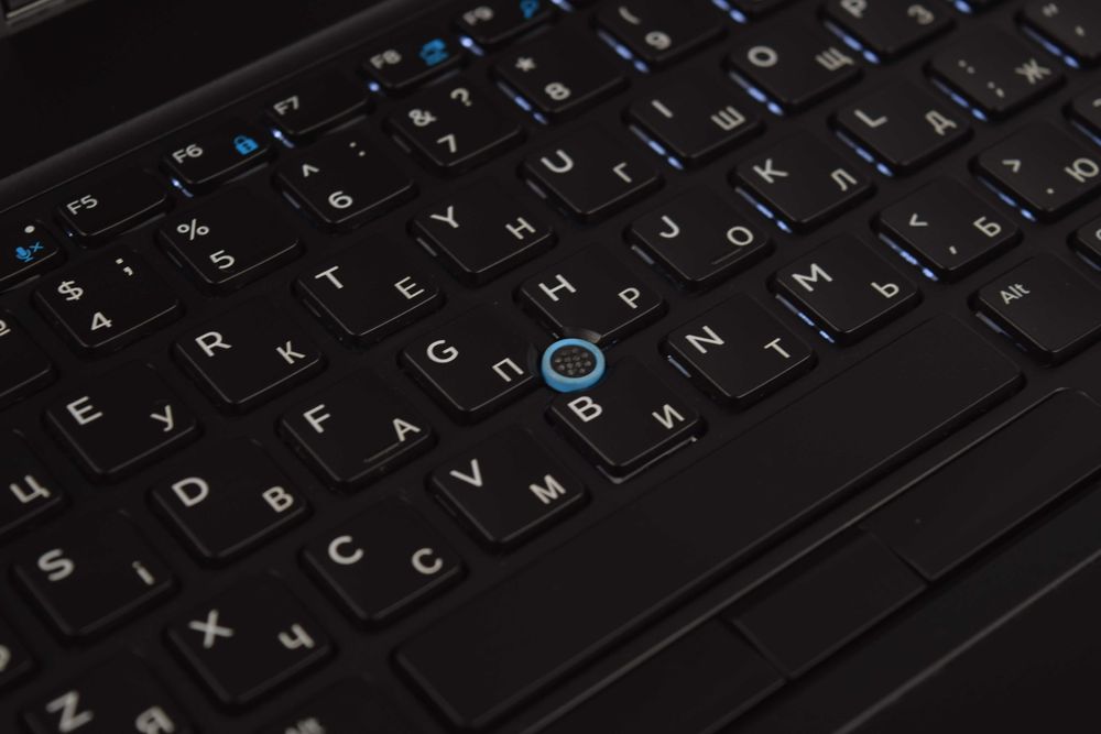 Dell Precision 7520 4k UHD i7-7820HQ M2200 16/32/64гб ssd+hdd Ноутбук