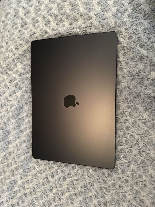 MacBook Pro 16 M3 Pro + magic mouse