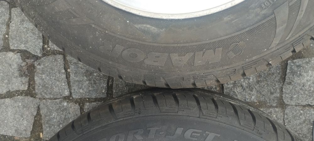 4 jantes 15 saab com 2 pneus  Mabor novos