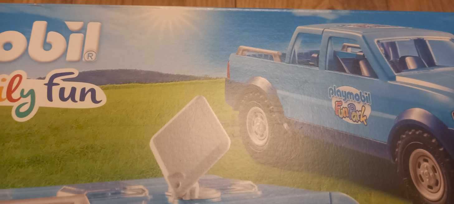 Zestaw Playmobil pickup z przyczepą 9502