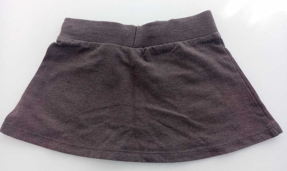 saia: para 5 / 6 anos, castanha, da H&M, só 2€!