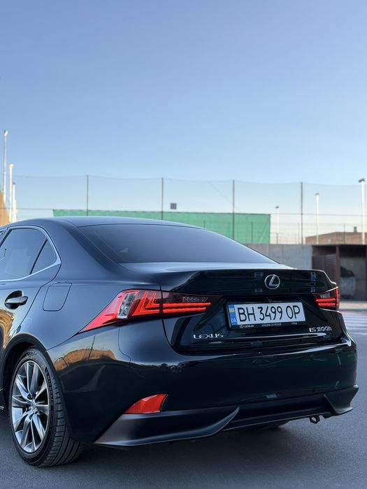 Lexus IS 300h 2016