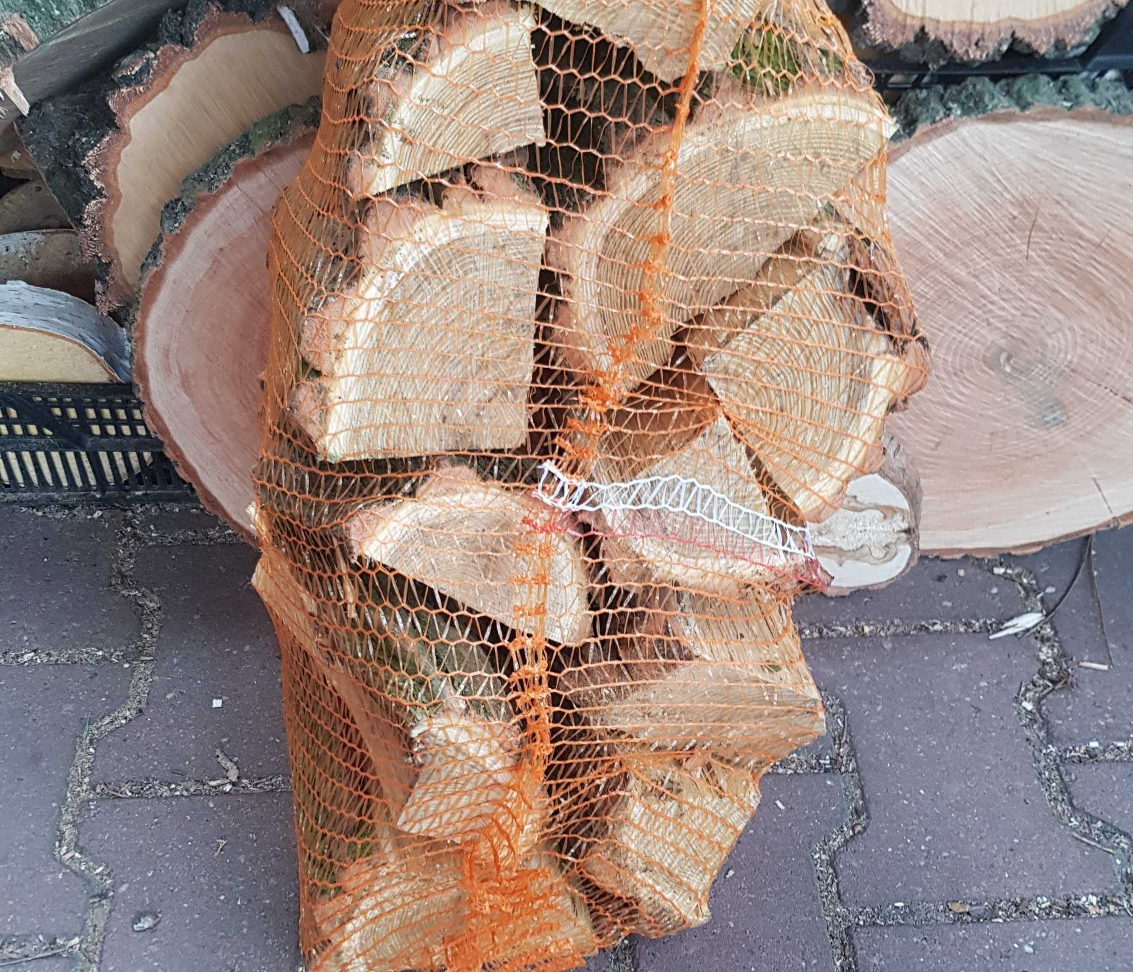 Worki, drewno kominkowe, opałowe oraz do wędzenia, brykiet.