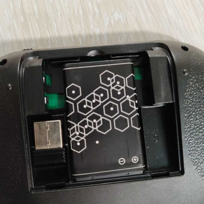 Меняю Пульт для управления телевизором/ПК на кило бананов