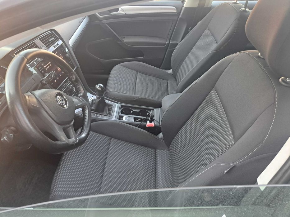 Продаж автомобіля VOLKSWAGEN GOLF 2017 р.в.