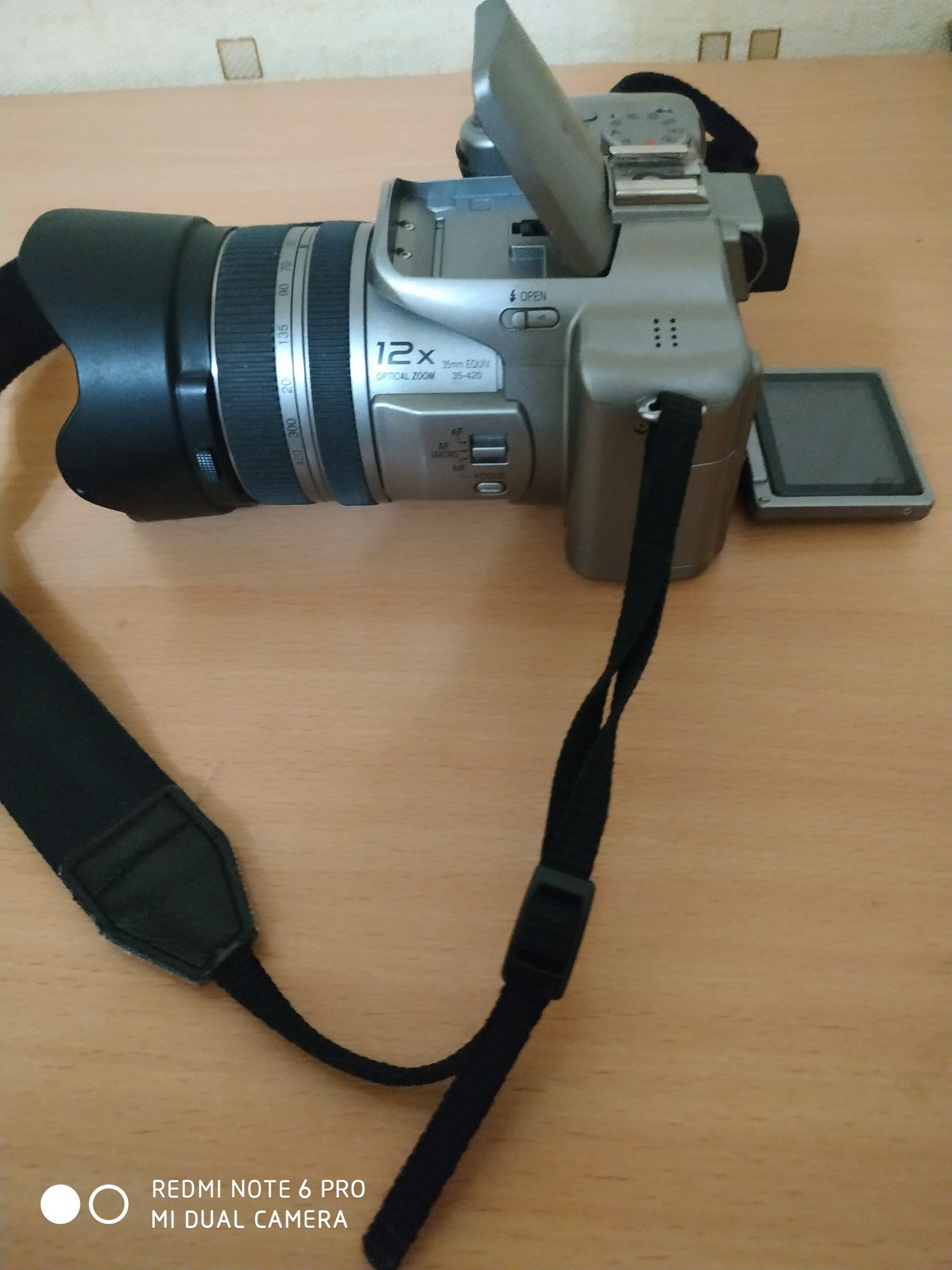 Фотокамера Panasonic Lumix DMC-FZ30