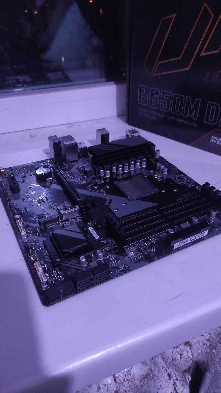 Материнська плата Gigabyte B650M D3HP sAM5 DDR5
