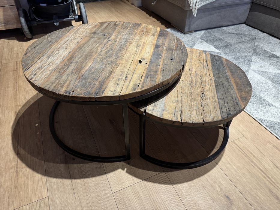 Komplet stolików z naturalnego drewna