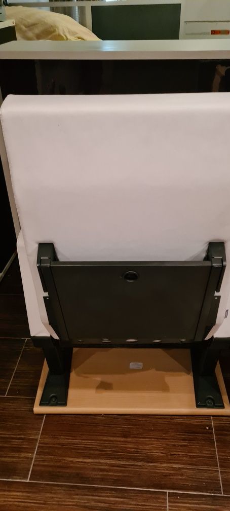 Fotel audytoryjny składane siedzisko z blatem