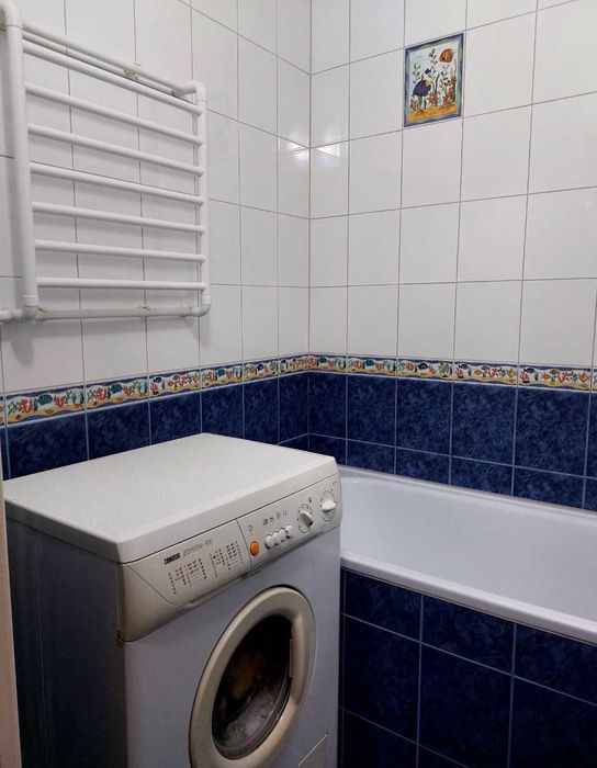 Продається трикімнатна квартира Центр. Сертифікат