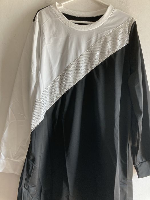 Vestido Novo tons nranco/ preto/ prata
