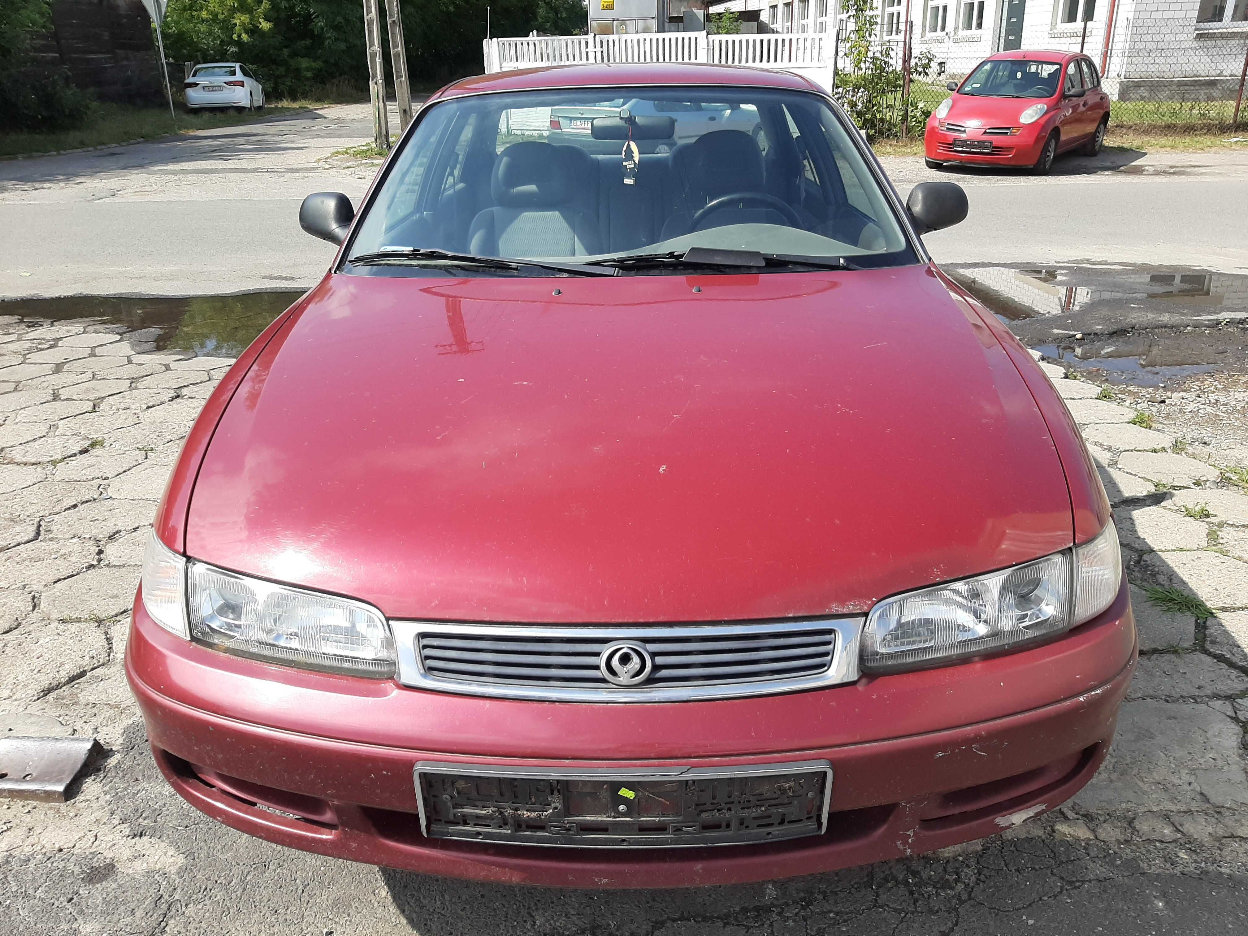 Mazda 626 GE Cronos 2.0i 1995r.Lampa przednia