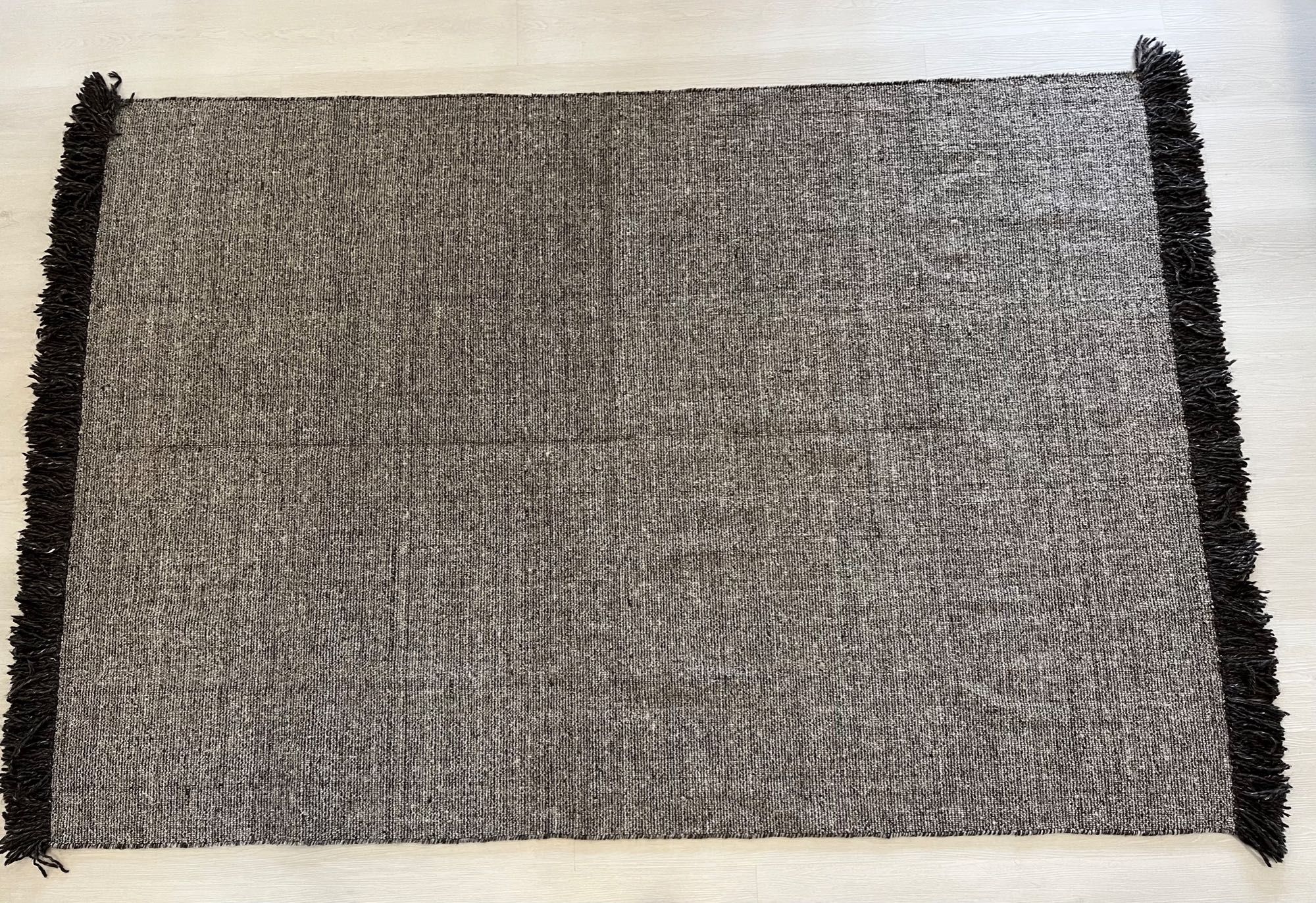 NEW CARPET AREA STORE 100% wool 240x170cm