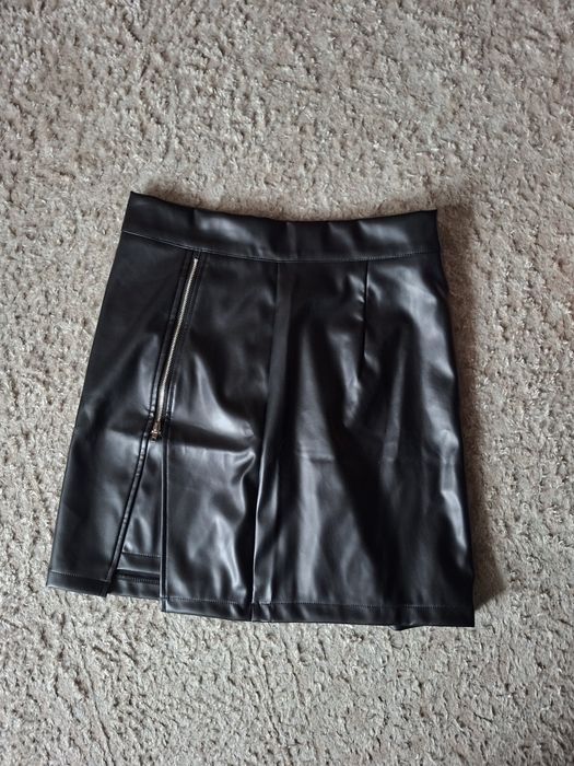Spódniczka mini z eko skóry